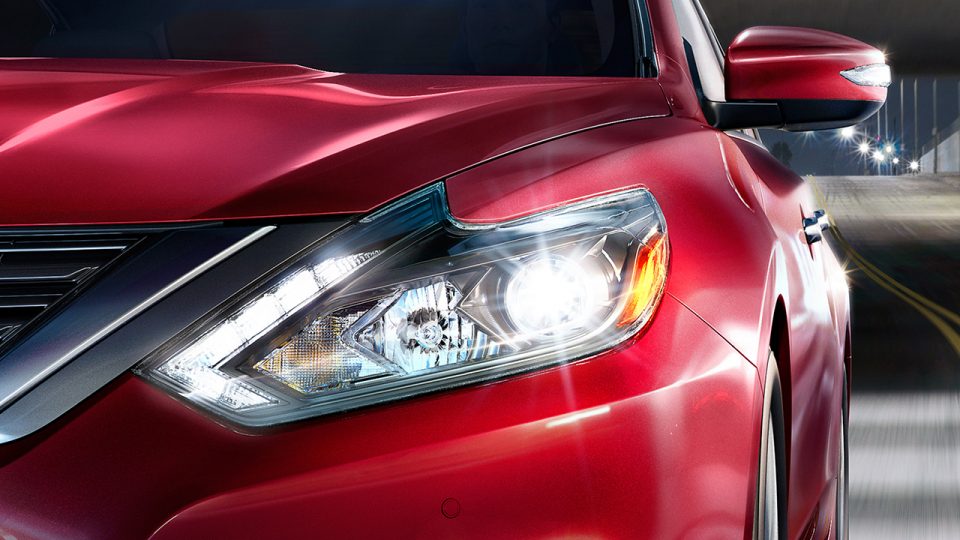 2017 nissan altima halo headlights